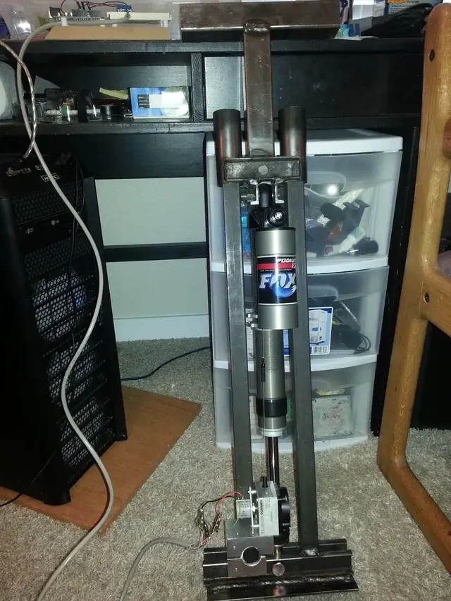 Instrumented shock dynamometer built for damper characterization